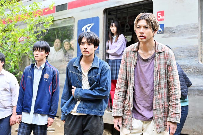 日向亘、赤楚衛二、山田裕貴ら「ペンディングトレイン―8時23分、明日 君と」(C)TBS
