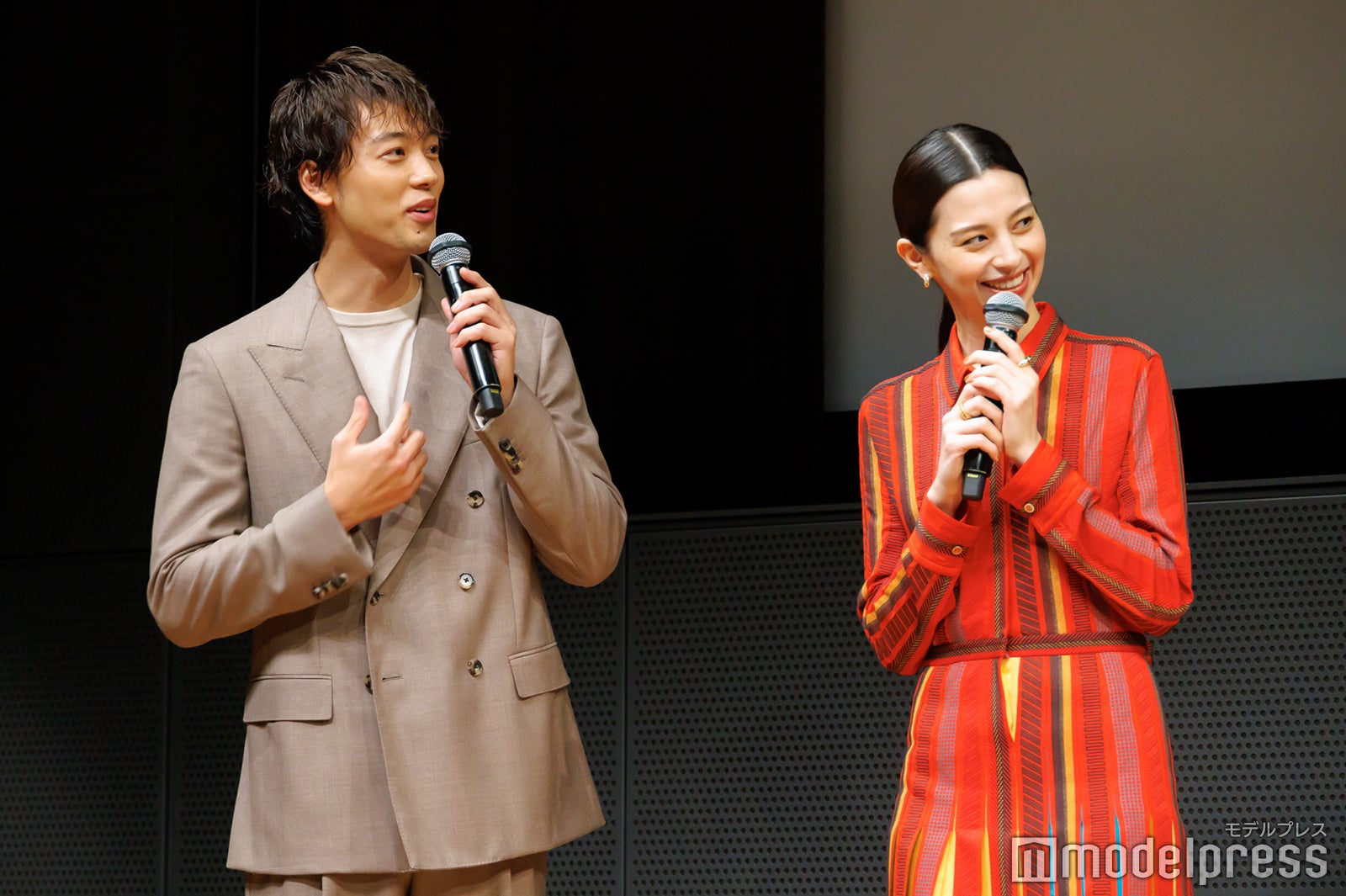 竹内涼真、中条あやみ（C）モデルプレス