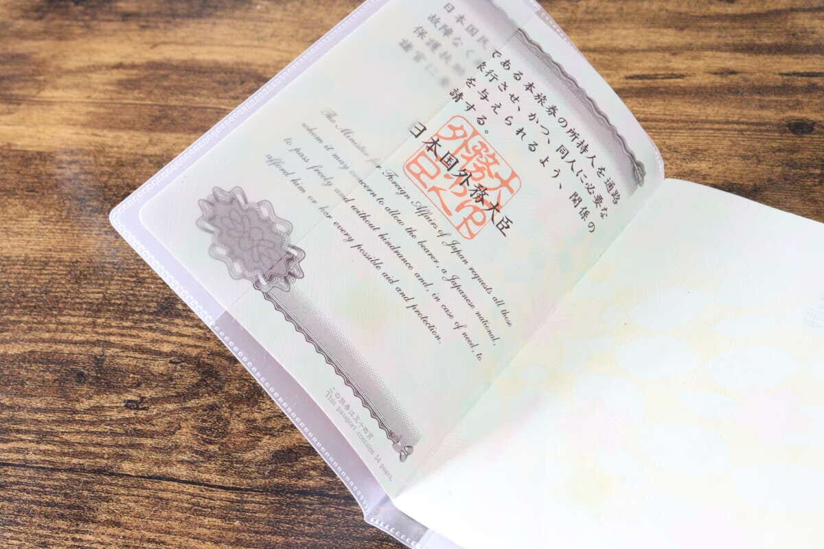 パスポートケース（半透明）　装着方法