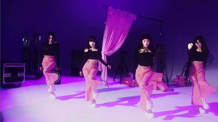 エトハート(AtHeart)「Shape&Beauty Debut!」篇より(提供写真)