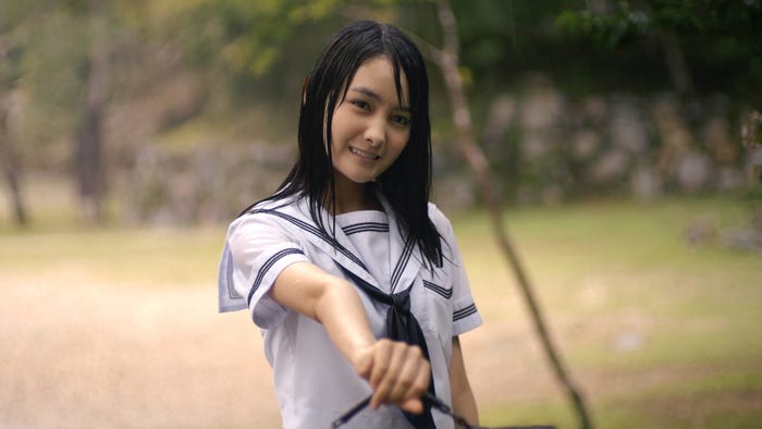 葵わかな演じるヒロイン「みこと」/映画「逆光の頃」より(C)タナカカツキ/講談社・2017 東映ビデオ/マイケルギオン