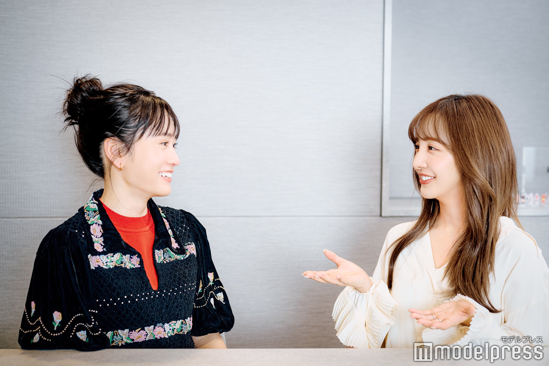 前田敦子、板野友美（C）モデルプレス