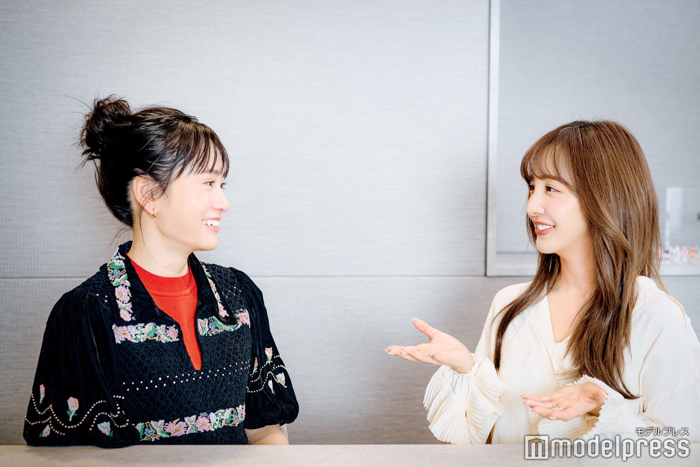 前田敦子、板野友美(C)モデルプレス