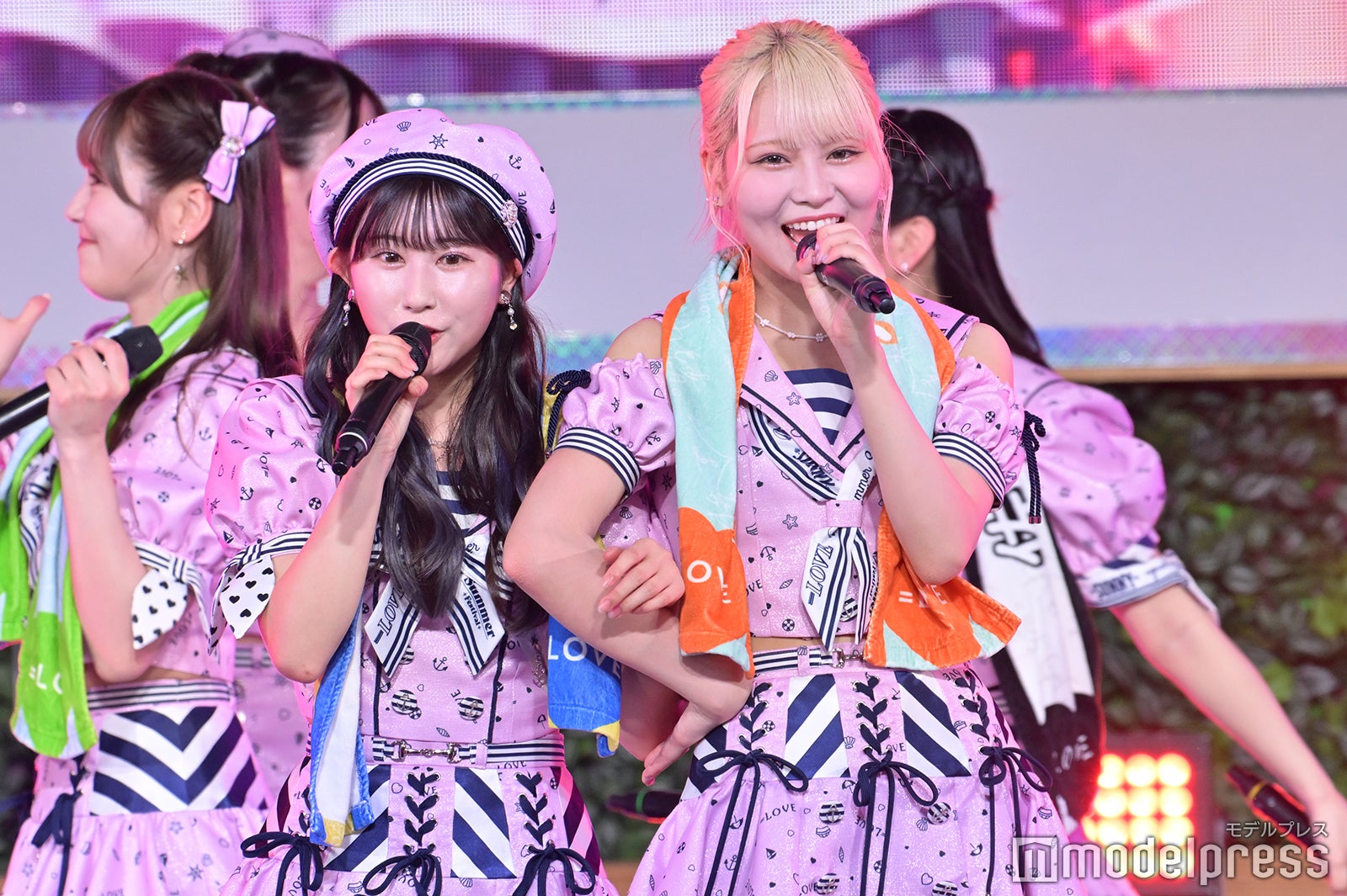 山本杏奈、大場花菜（C）モデルプレス