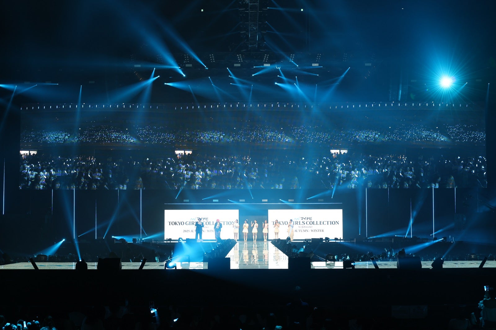 オープニングの様子（C）マイナビ TOKYO GIRLS COLLECTION 2025 AUTUMN/WINTER