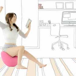 ジヨン/バランスチェア「CUVILADY(クビレディ)」の初CM 「Are You Ready?」編