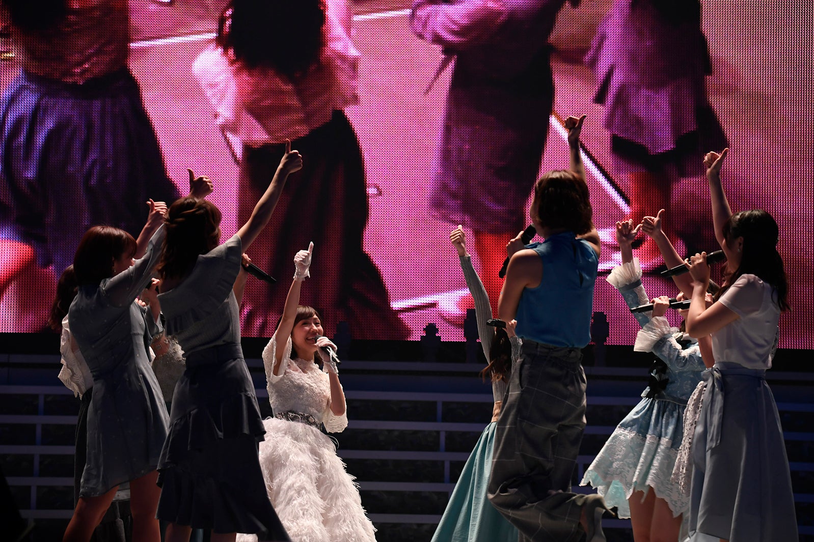 「渡辺麻友卒業コンサート～みんなの夢が叶いますように～」（C）AKS
