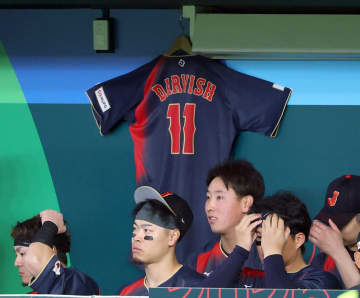 侍ジャパン ダルビッシュのユニホームが掲げられた理由 発案者の高橋宏斗「ダルビッシュさんがいなかったら」投手陣のお守りに「みんな触って」
