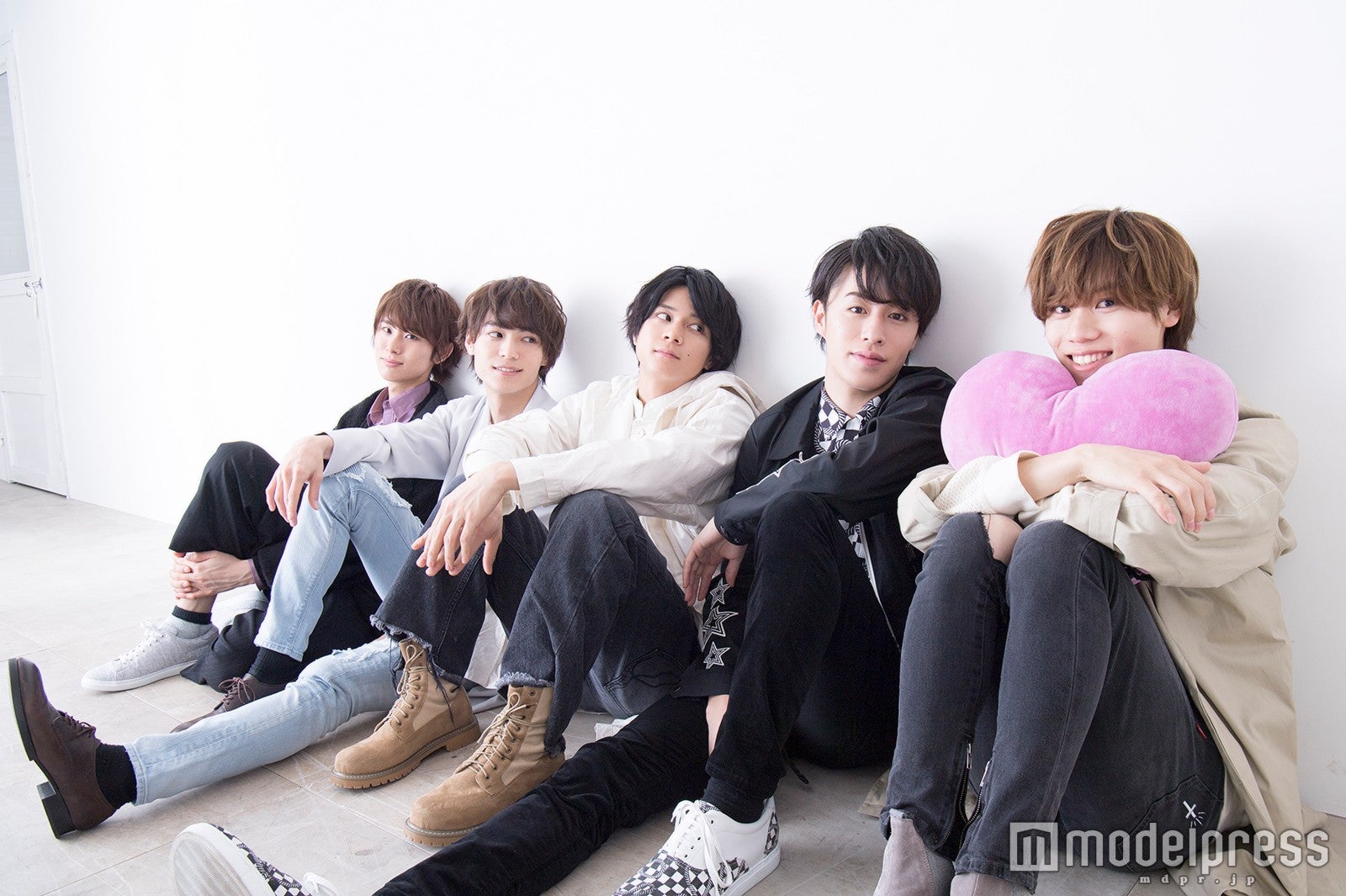 バレンタインっぽいクッションを見つけたので