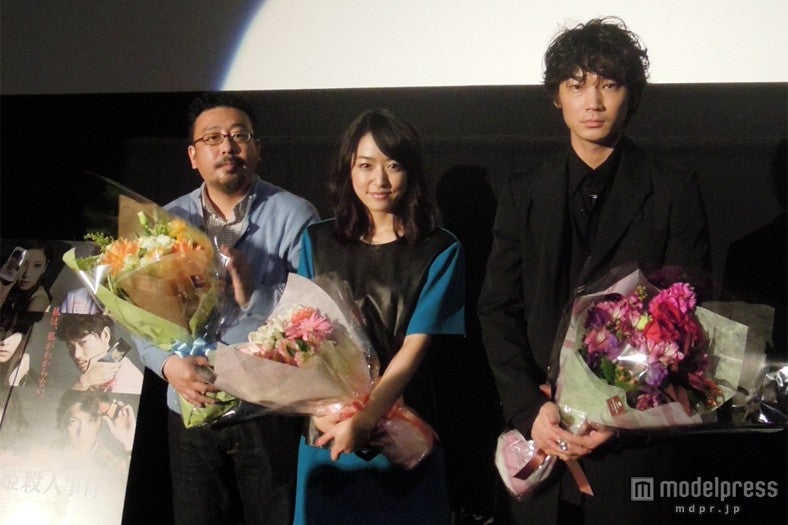 名古屋で映画「白ゆき姫殺人事件」の舞台挨拶を行った（左から）中村義洋監督、井上真央、綾野剛