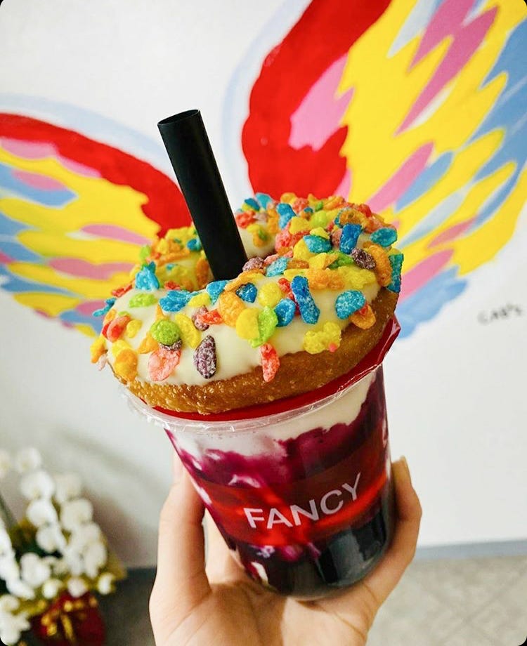 新潟「ファンシー」タピオカ×ドーナツの最強コンビを楽しむテイクアウトカフェ