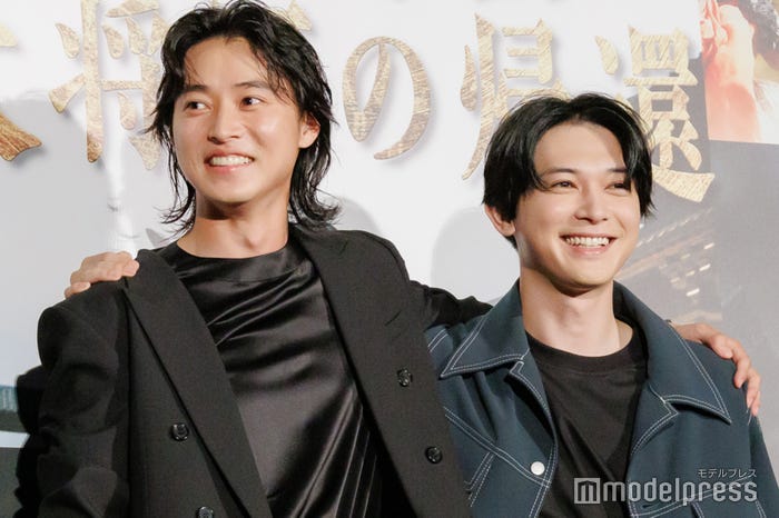 山崎賢人、吉沢亮(C)モデルプレス