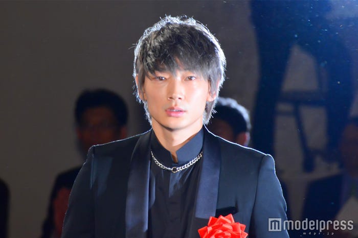 綾野剛 (C)モデルプレス