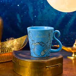 マグカップ税込2,200円※ホットドリンクとセットで購入可能(C)Disney
