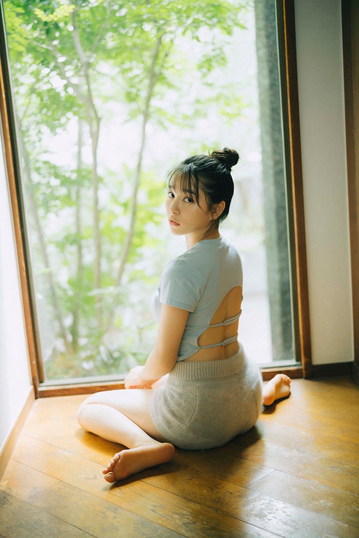 「桜井日奈子2024カレンダーブック」より（画像提供：東京ニュース通信社）