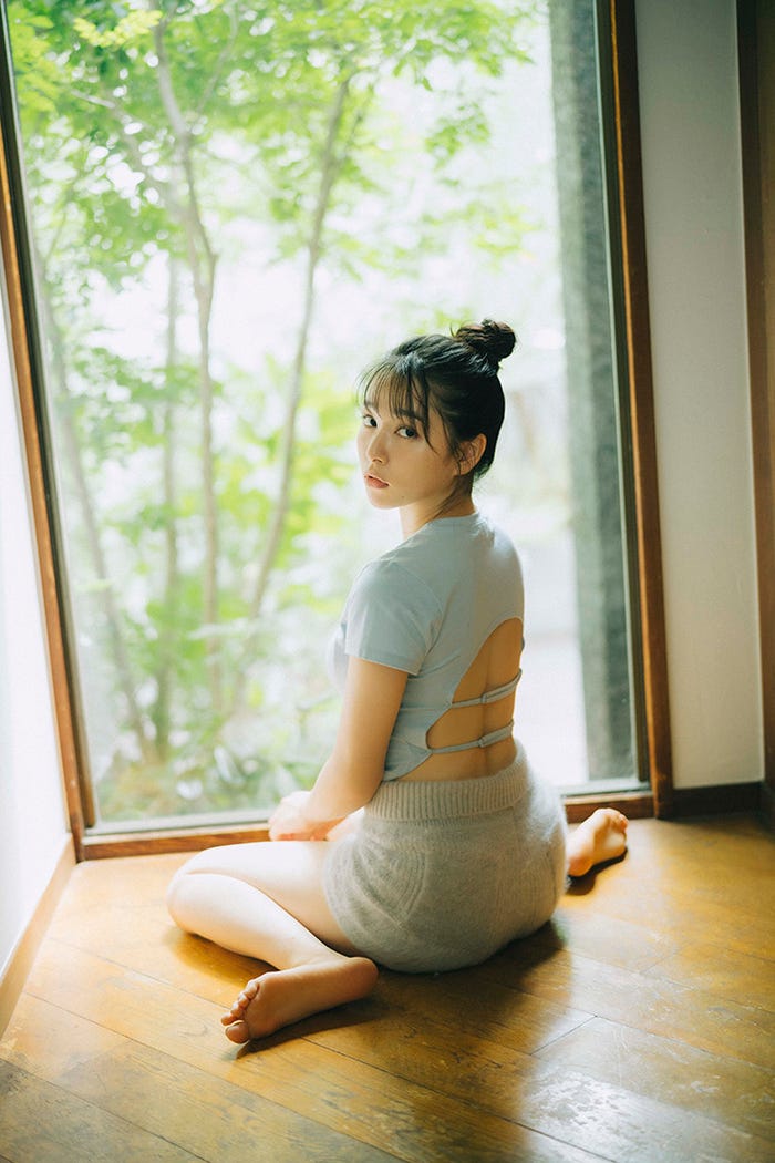 「桜井日奈子2024カレンダーブック」より(画像提供:東京ニュース通信社)