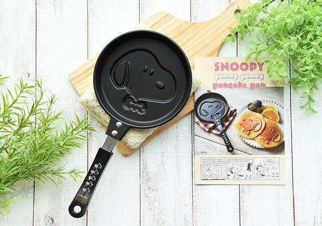 可愛すぎるスヌーピー付録が爆誕 買い逃し厳禁 便利なパンケーキパン ランチプレート付ムック モデルプレス