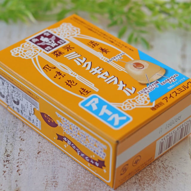 ファミマの森永ミルクキャラメルアイスのパッケージ