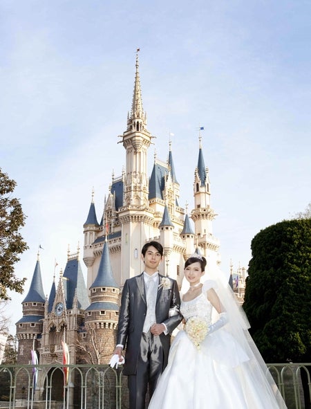 TDL・シンデレラ城での結婚式プログラムスタート！ミッキー＆ミニーも祝福
