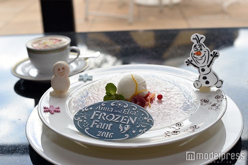 “アナとエルサのフローズンファンタジー”デザートセット￥1800（C）モデルプレス