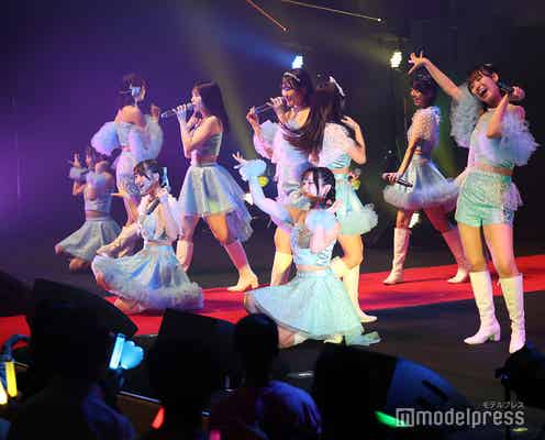 OCHA NORMA、扇子パフォーマンスで魅了 新曲「ちはやぶる」「友達天体図」披露【STARRZ TOKYO】