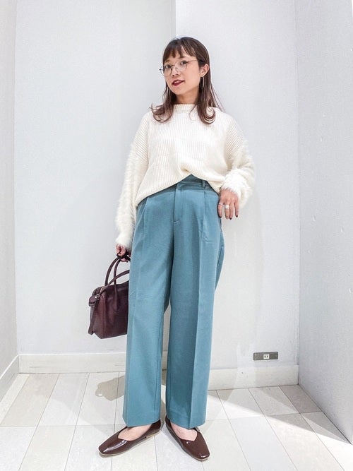 緑のパンツに合う冬コーデ21選 おしゃれの幅が広がるレディース着こなし術 モデルプレス