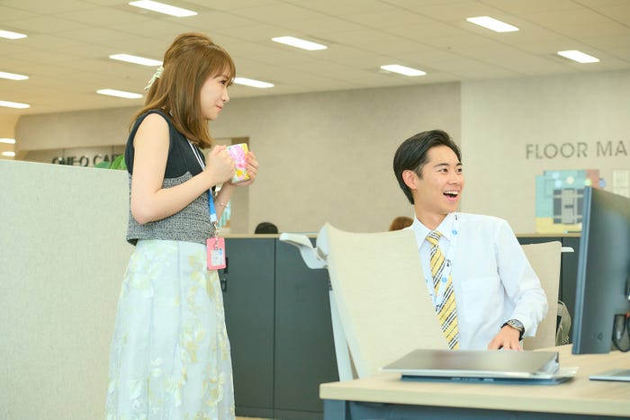 秋元真夏、戸塚純貴「青島くんはいじわる」第3話より(C)テレビ朝日