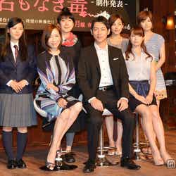 (前列左より)真矢みき、小泉孝太郎、深田恭子(後列左より)杉咲花、室井滋、国仲涼子、南沢奈央