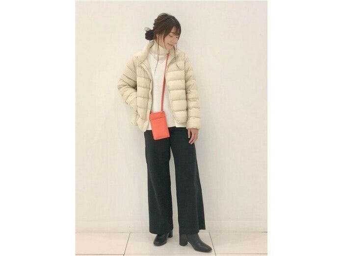 真冬など寒いシーズンはレイヤードするのがおすすめ！　出典：StyleHint