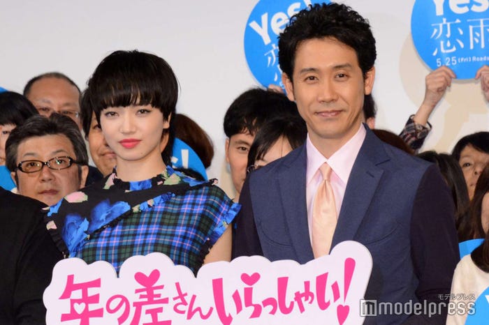 小松菜奈、大泉洋(C)モデルプレス