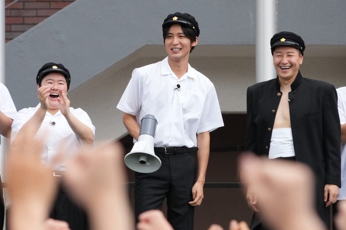 やす子、目黒蓮、長田庄平(C)フジテレビ