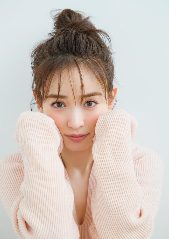 『泉里香オフィシャルカレンダー2024』MAILIVISオリジナルボーナスページ(C)SDP