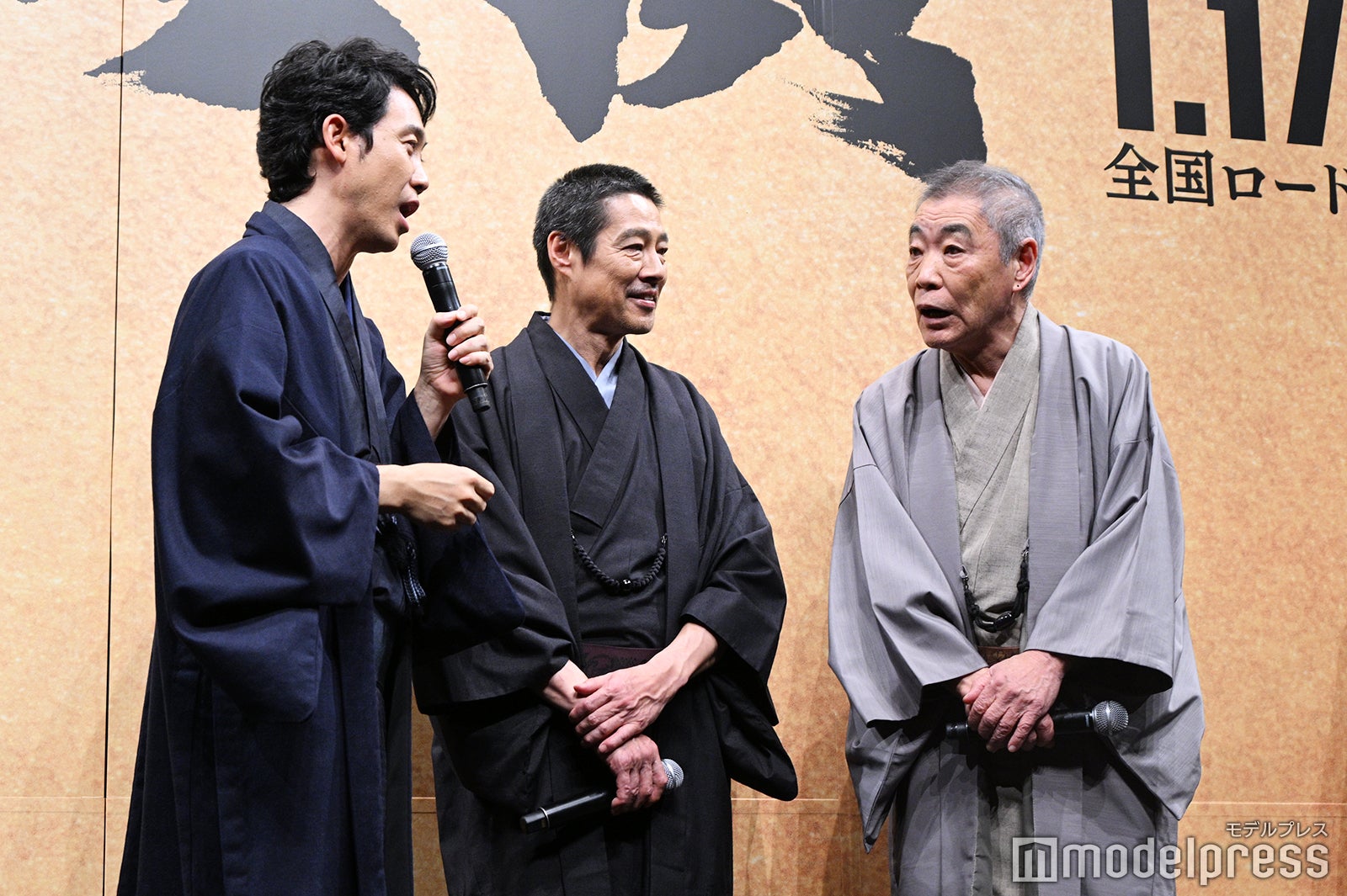 柄本明がひとつも笑わないので不安になる大泉洋（C）モデルプレス