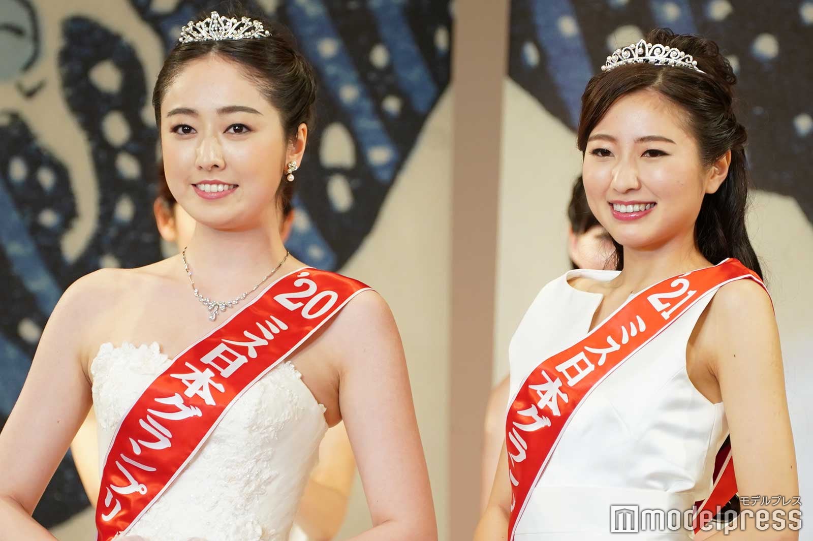 （左）昨年グランプリの小田安珠さん、松井朝海さん （C）モデルプレス