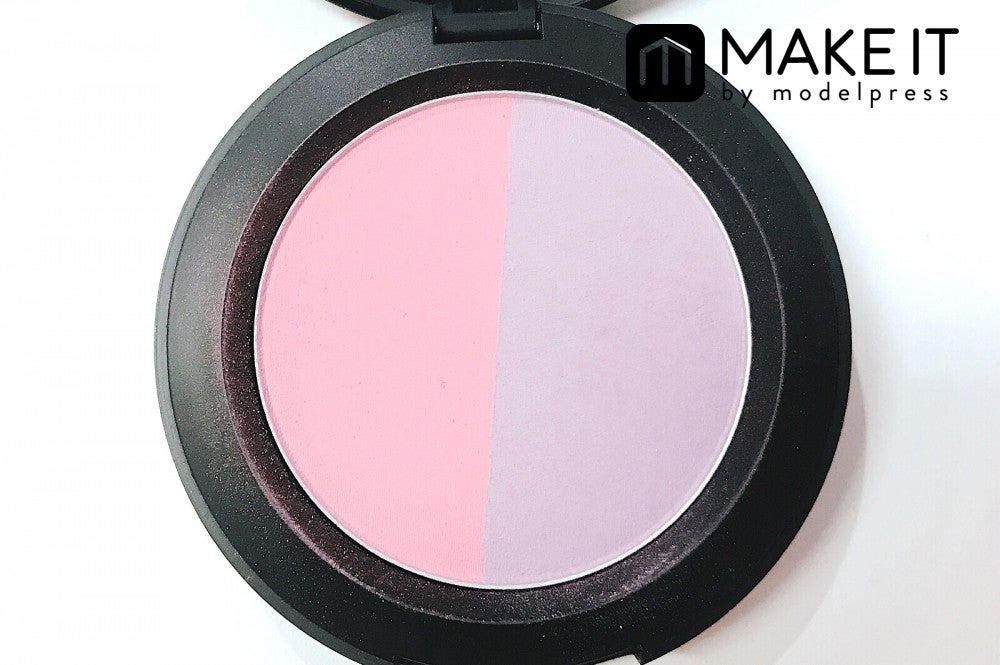 3CE／3CE DUO COLOR FACE BLUSH／CREAM DE VIOLETTE／2,640円（2018年3月時点） (C)メイクイット