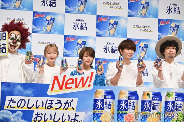 (左から)DJ LOVE、Saori、高畑充希、Fukase、Nakajin(C)モデルプレス