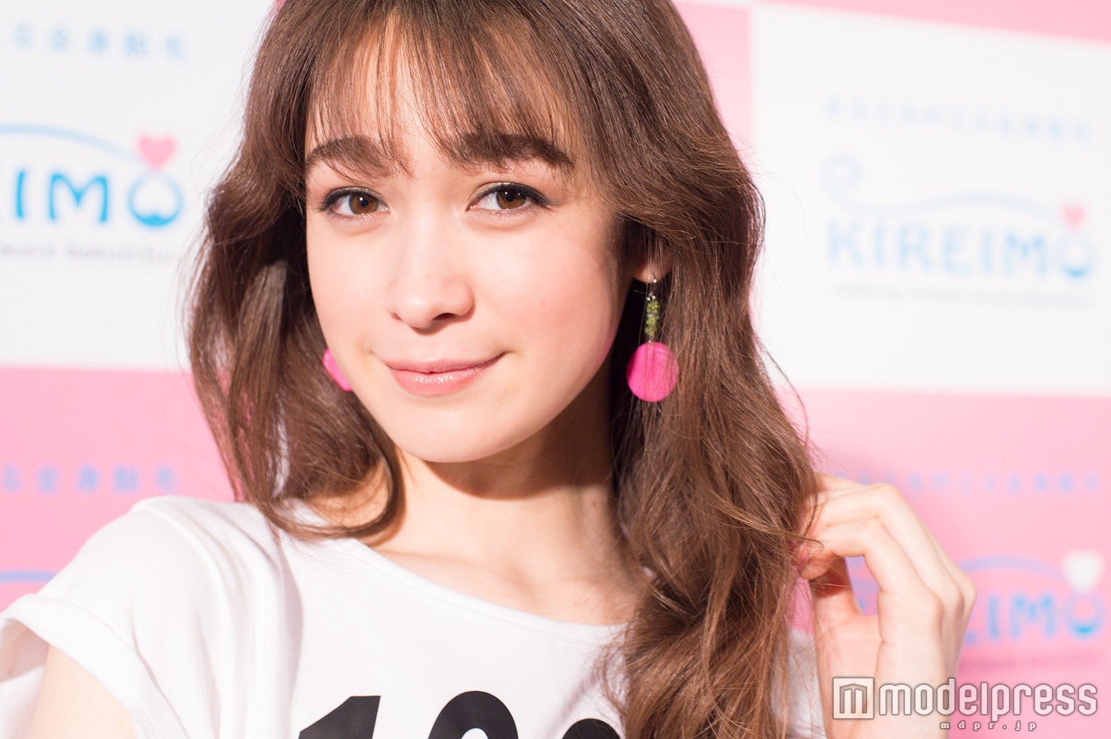 “異次元セレブ”藤井サチ、美脚＆美肌の秘訣は？笑顔でいるためのマインド語る＜モデルプレスインタビュー＞