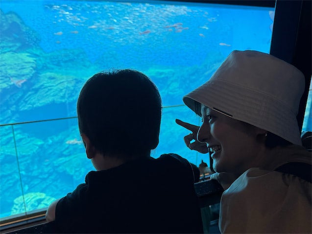 第2子妊娠中の徳島えりかアナ、水族館での親子ショット公開「ステキなショット」「綺麗」