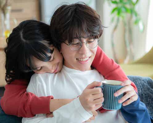 Aぇ! group末澤誠也、関水渚からバックハグ「彼女と彼氏の明るい未来」エンディング主題歌・映像・新場面写真解禁