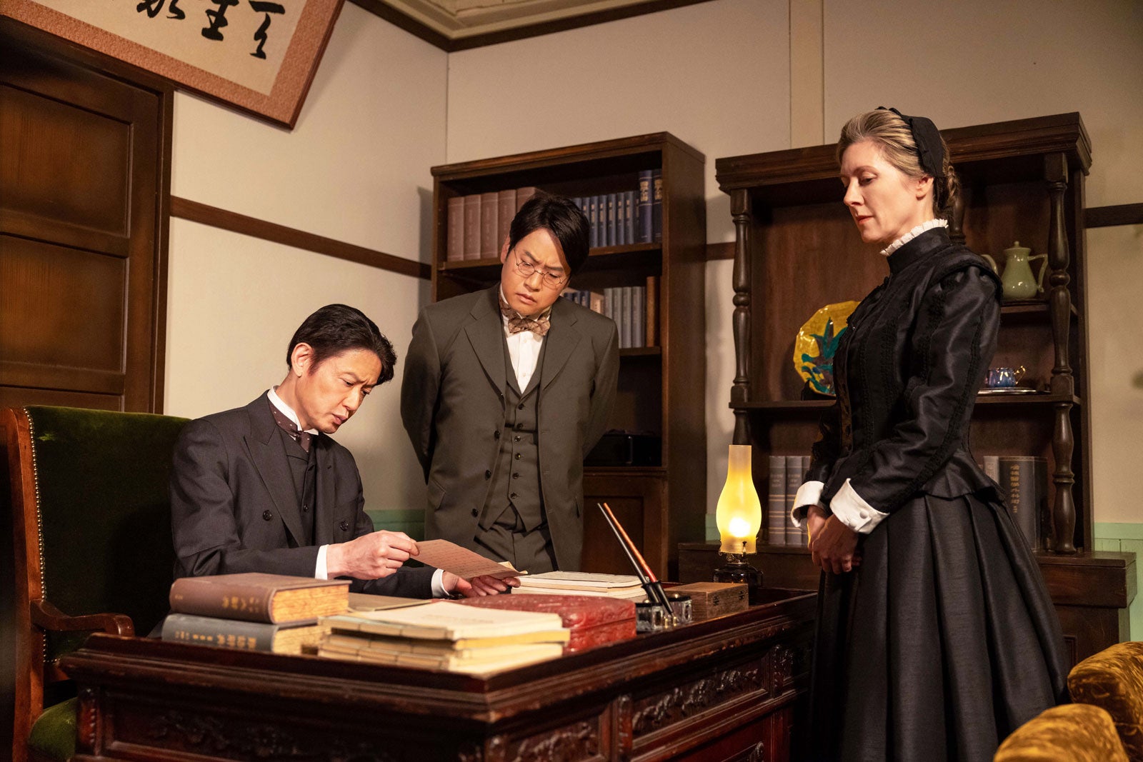 筒井道隆、森田甘路、エマ・ハワード「風、薫る」第55話（C）NHK