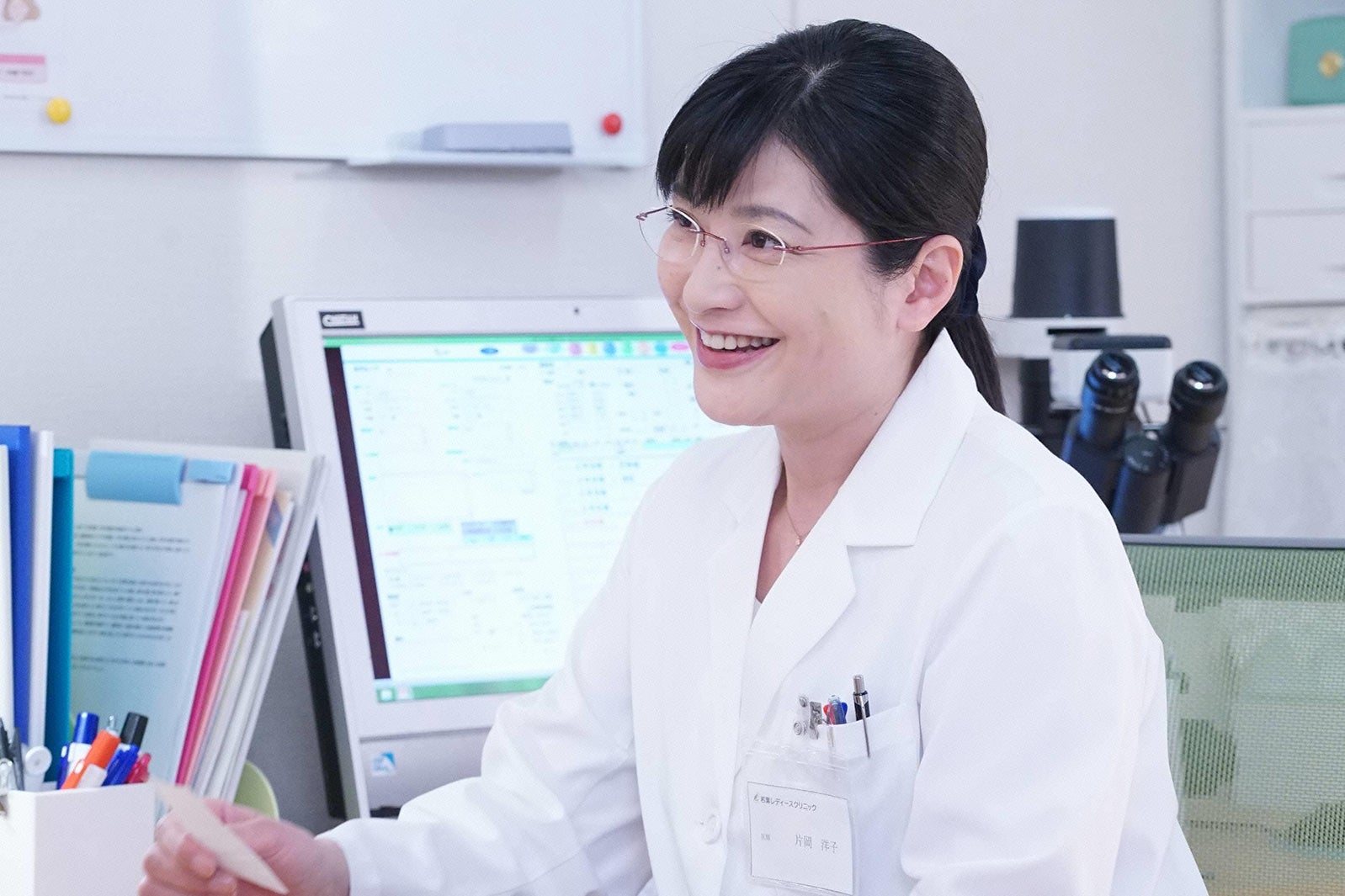 伊藤かずえ／「隣の家族は青く見える」第8話より（C）フジテレビ