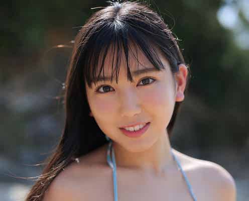 沢口愛華、水着姿で美谷間あらわ キュートな姿にドキッ