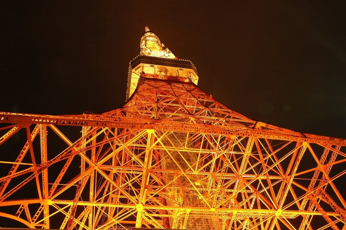 東京タワー バレンタインカラー の特別ライトアップ点灯 女子旅プレス