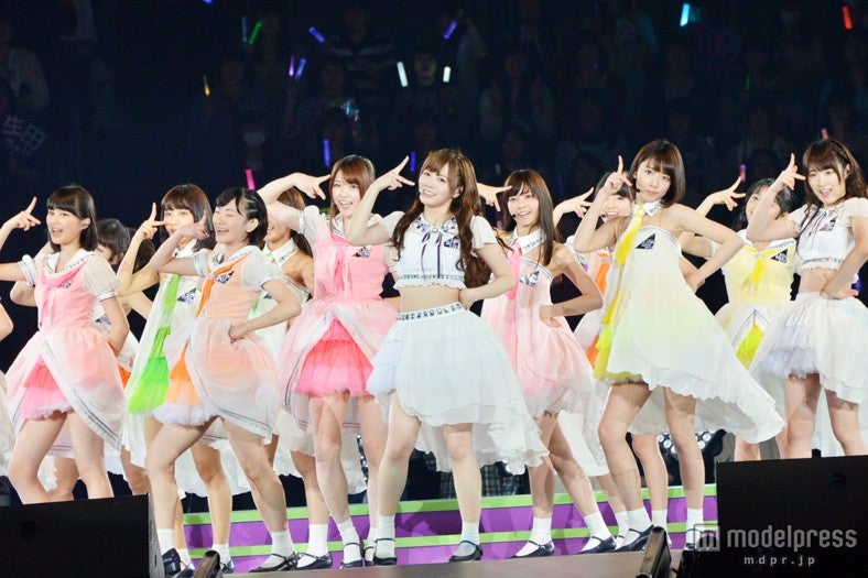 乃木坂46、サプライズに涙…2周年記念“全曲”ライブに1万3000人熱狂＜セットリスト＞