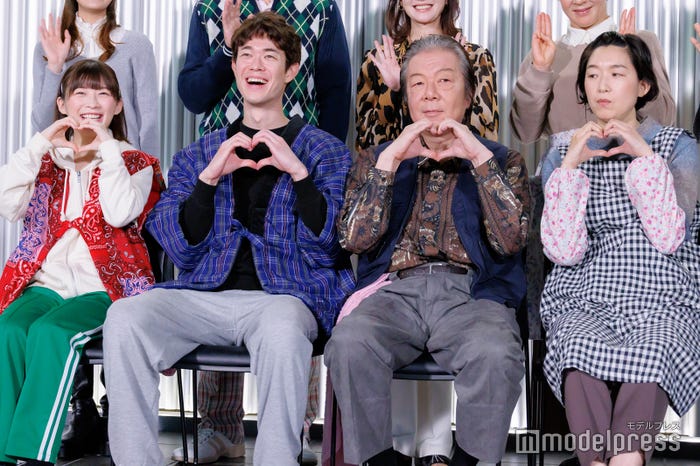 (左から)伊藤沙莉、宮沢氷魚、古田新太、江口のりこ(C)モデルプレス