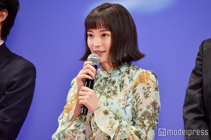 外ハネスタイリングが今っぽい(C)モデルプレス