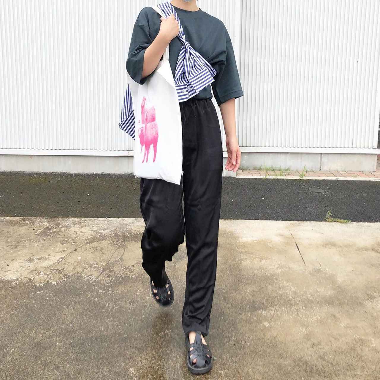 全色欲しい ユニクロ のこなれ サテンパンツ コーデ4選 モデルプレス 全色欲しい ユニクロ のこなれ サテンパンツ コーデ4選 モデルプレス