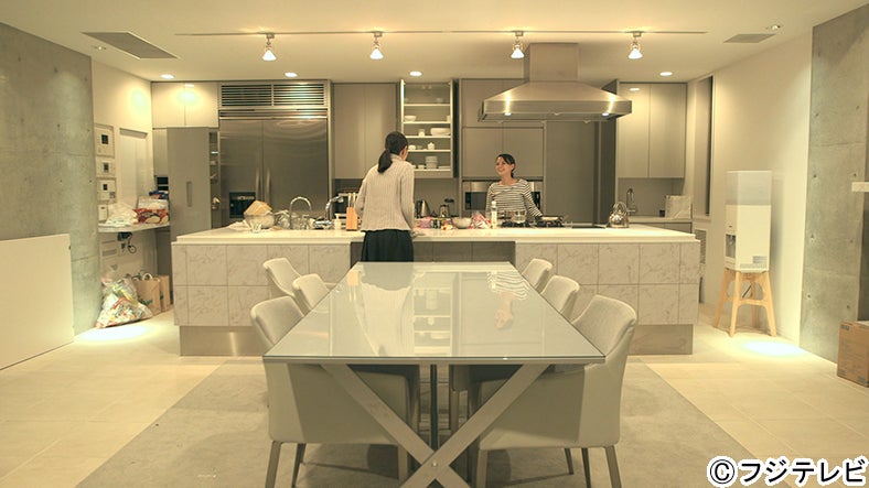 お弁当を作るありさ（右）『TERRACE HOUSE BOYS ＆ GIRLS IN THE CITY』15th WEEK（C）フジテレビ／イースト・エンタテインメント