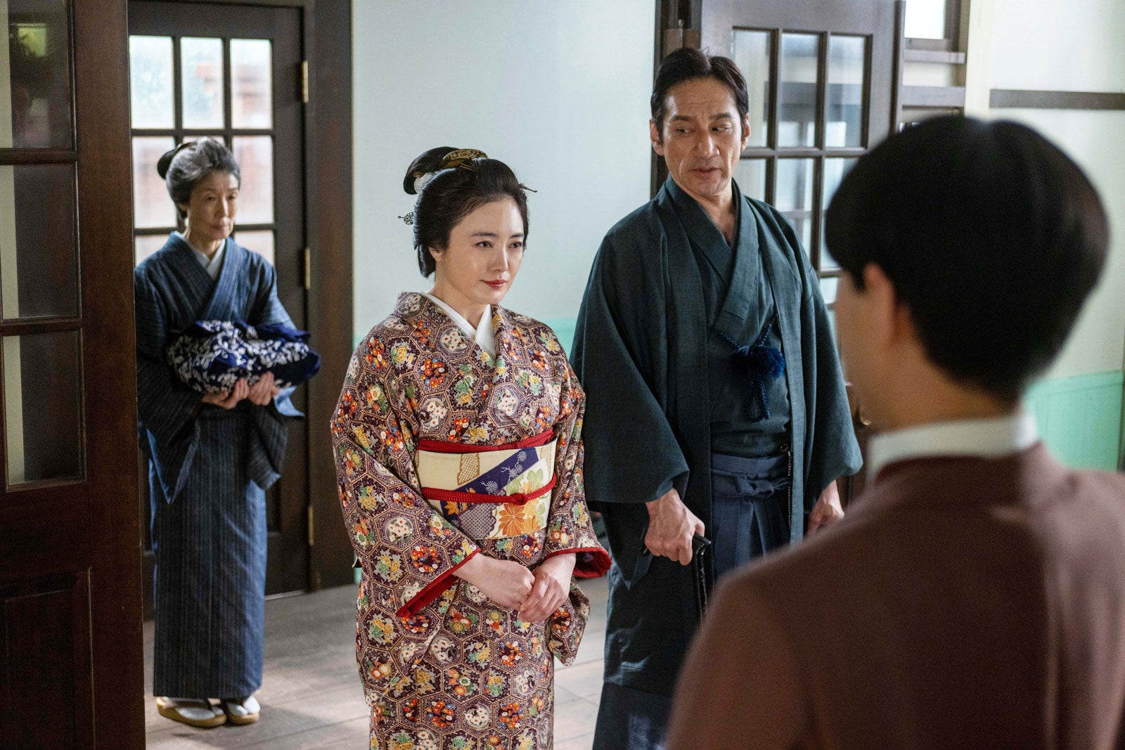 【風、薫る 第35回あらすじ】侯爵夫人・千佳子（仲間由紀恵）が入院 りん・直美を呼び出した人物とは