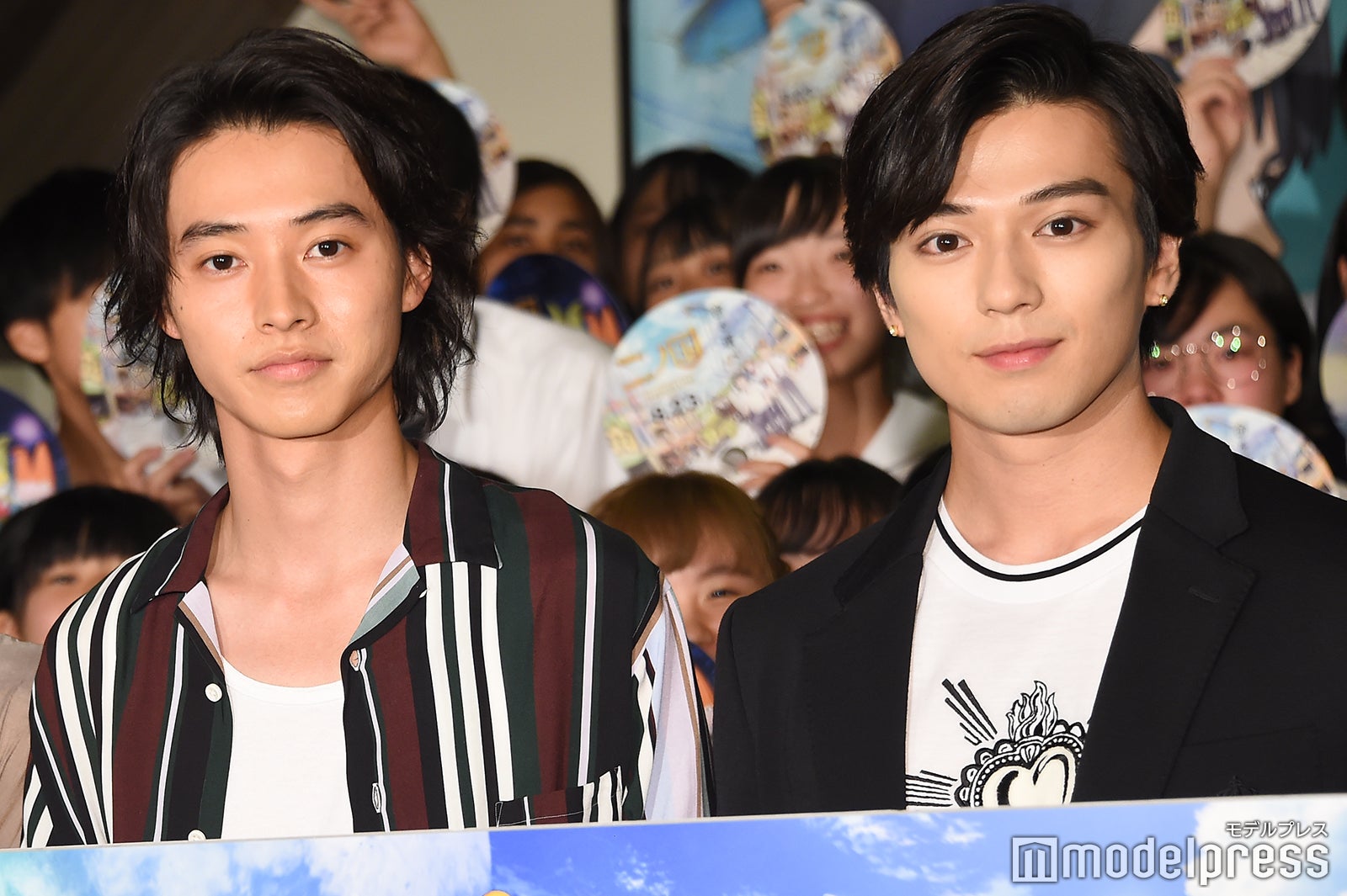 山崎賢人＆新田真剣佑、一緒にカラオケに行くと…？最近の十八番も発表